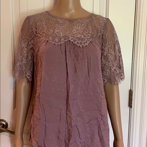 Sz med women’s lavender lace top